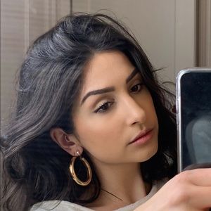 Meet your Posher, Teodora